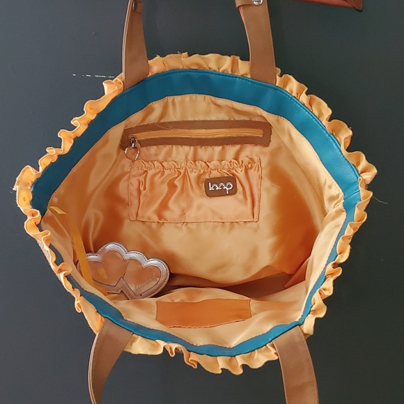 Karmaloop Large Butterfly Tote - Picture 3 of 5